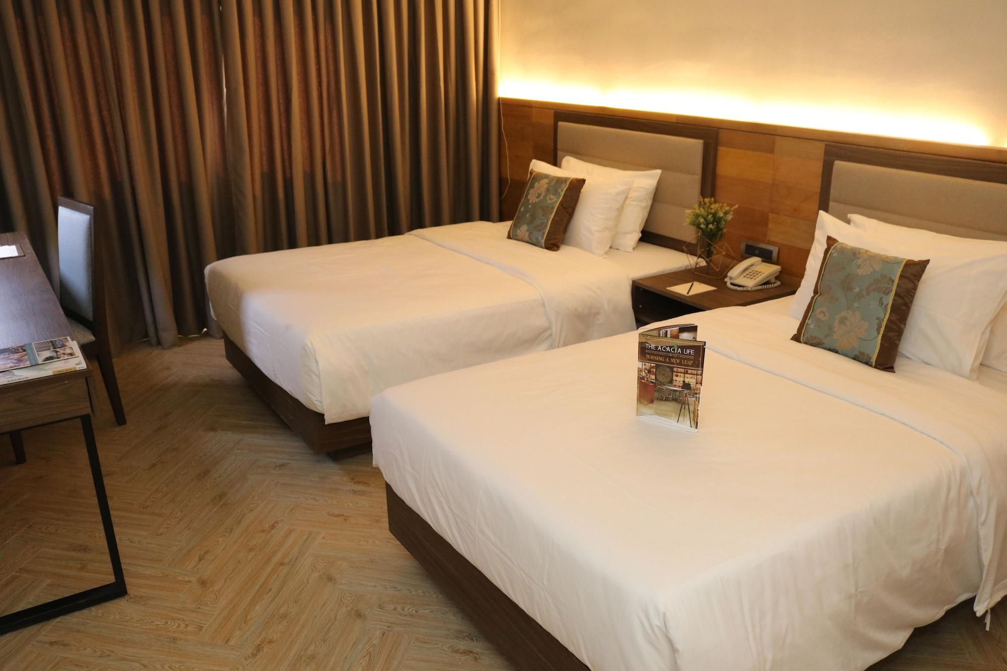 Acacia Hotel Bacolod Extérieur photo