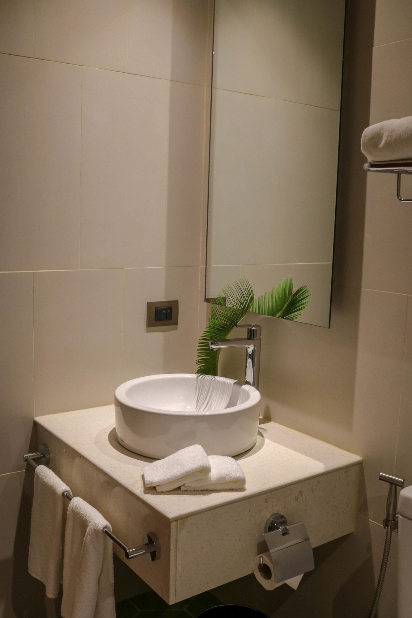 Acacia Hotel Bacolod Extérieur photo