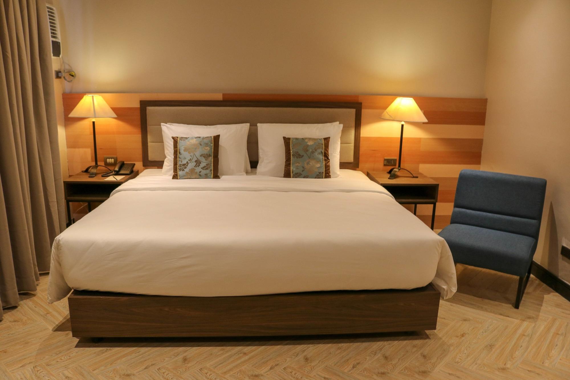 Acacia Hotel Bacolod Extérieur photo