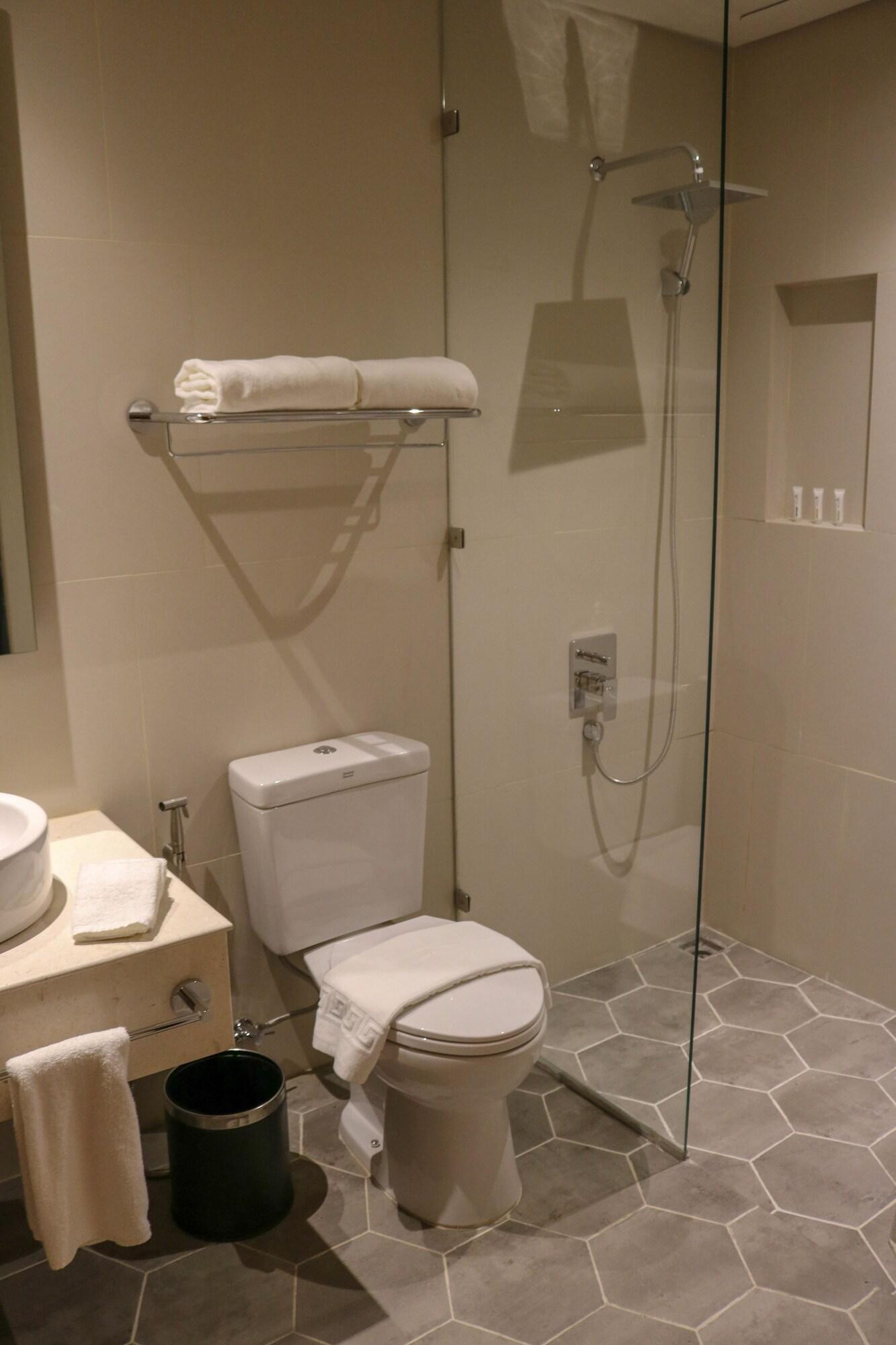 Acacia Hotel Bacolod Extérieur photo