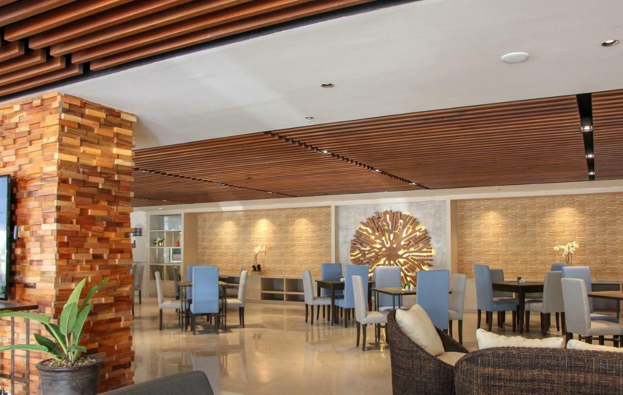 Acacia Hotel Bacolod Extérieur photo