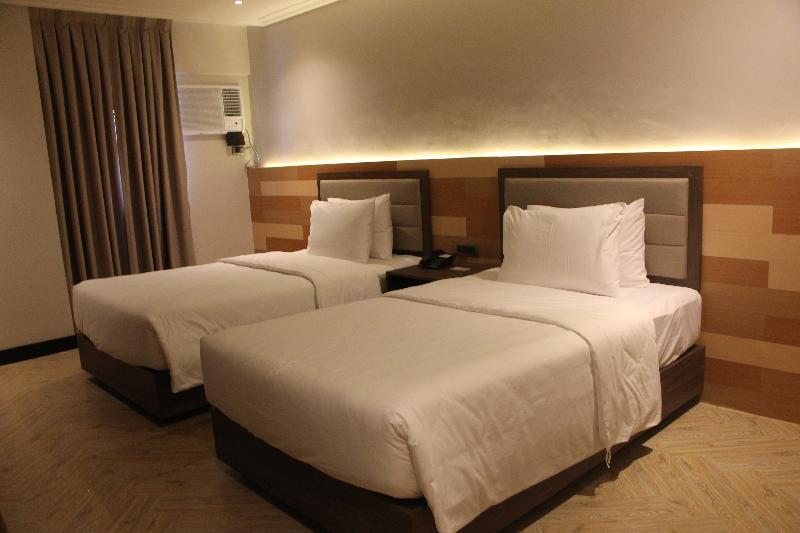 Acacia Hotel Bacolod Extérieur photo
